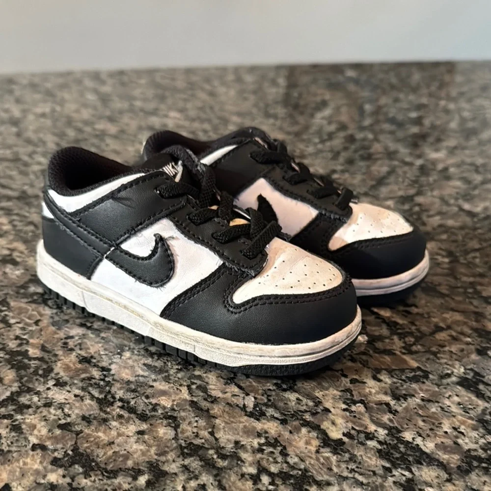 Nike slip on Black and White Sneakers EUC 8.5